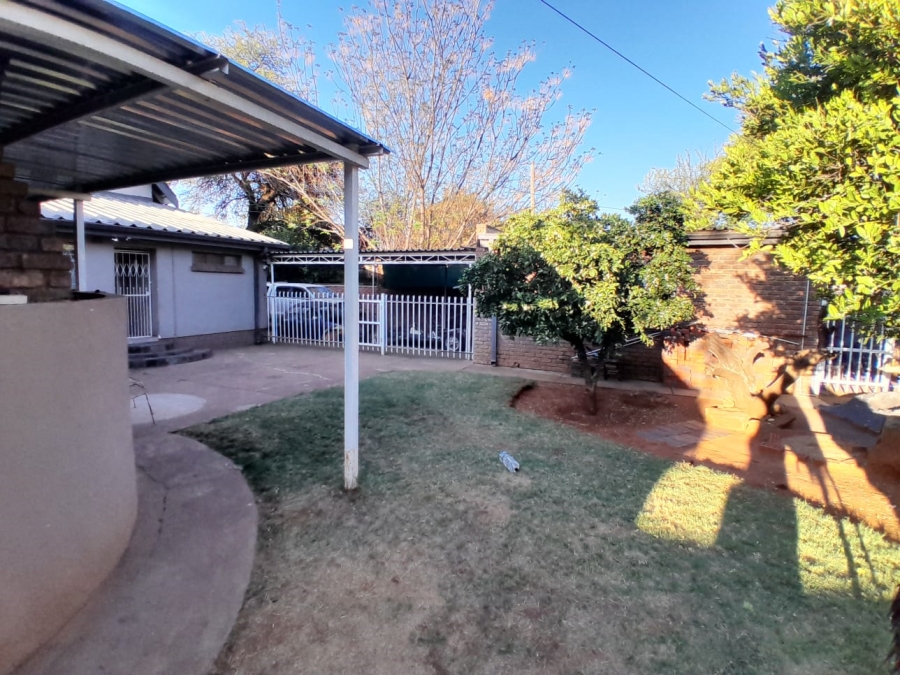 5 Bedroom Property for Sale in Kuruman Northern Cape